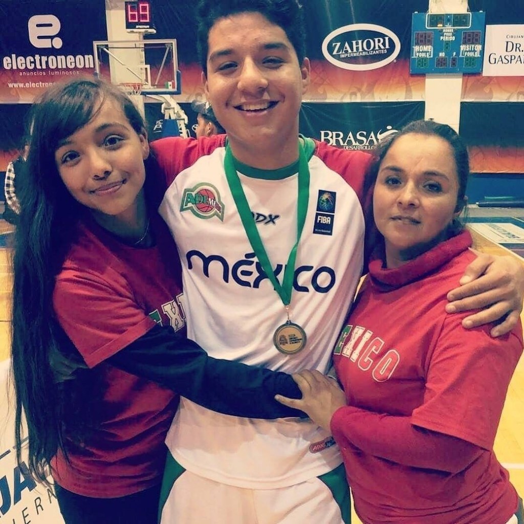 Resultado de imagen de niña 7 años baloncesto